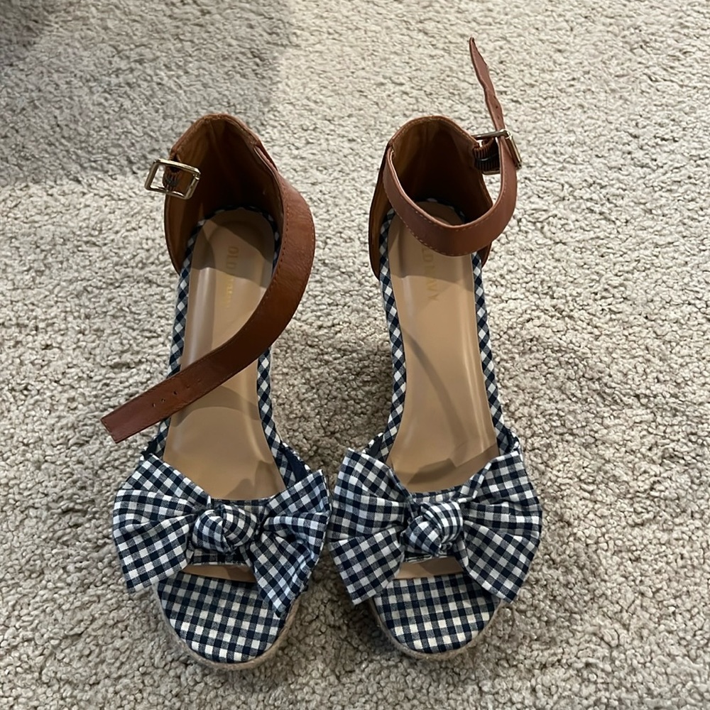 Old Navy wedges. Never worn